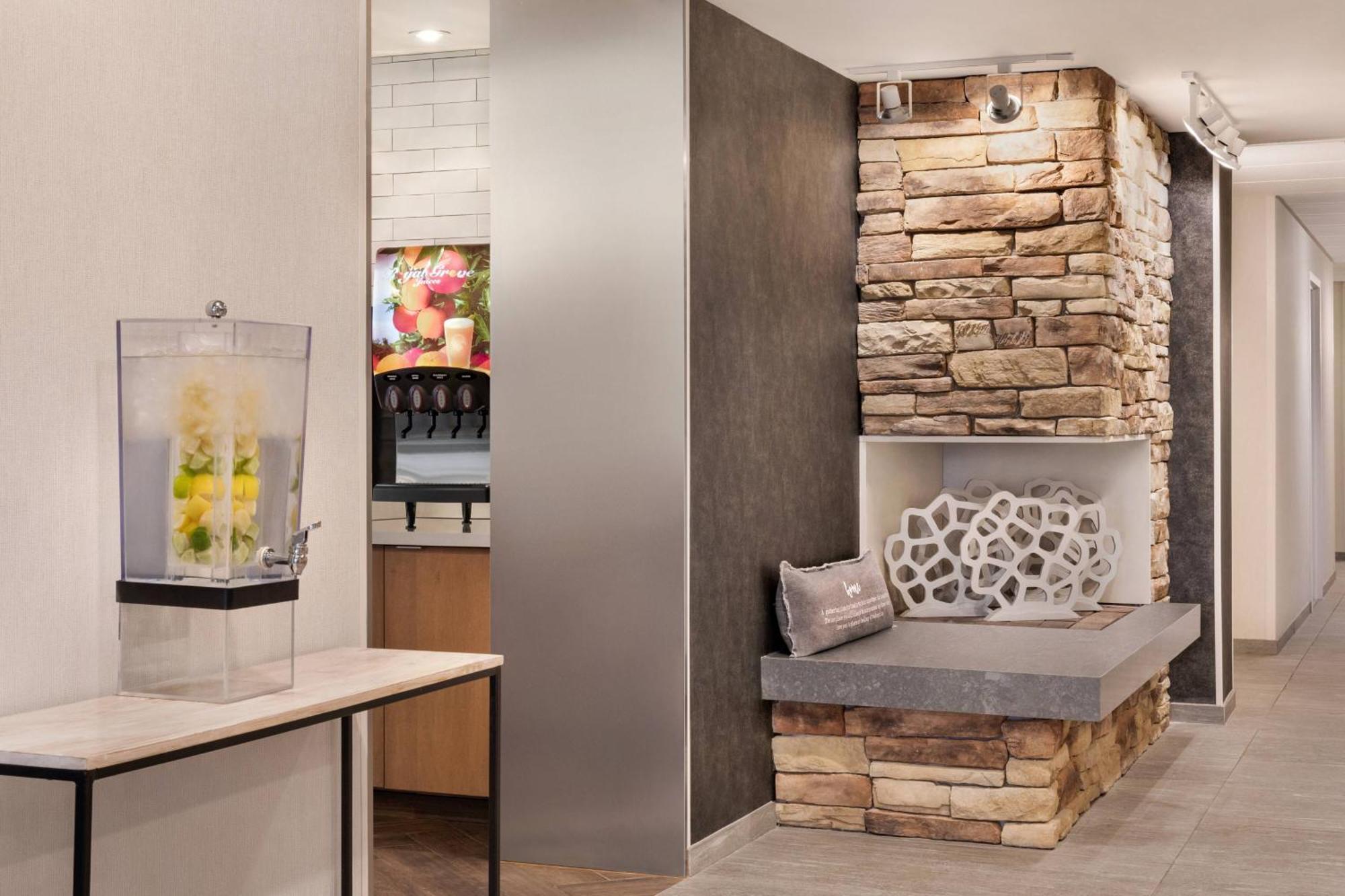 Fairfield Inn Erie Millcreek Mall Bagian luar foto